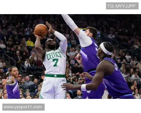 替补球员狂砍46分怀特强调团队合作的重要性需要每位球员的共同努力 替补球员狂砍46分怀特强调团队合作的重要性需要每位球员的共同努力