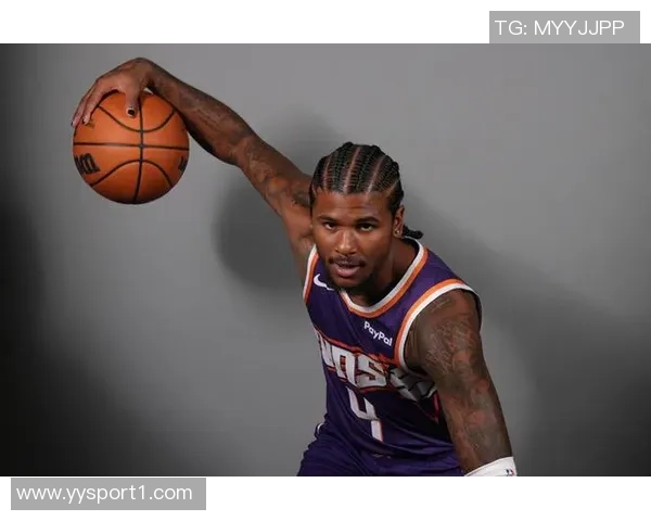 杰伦格林高中球衣退役仪式太阳主教练与新队友齐聚祝贺