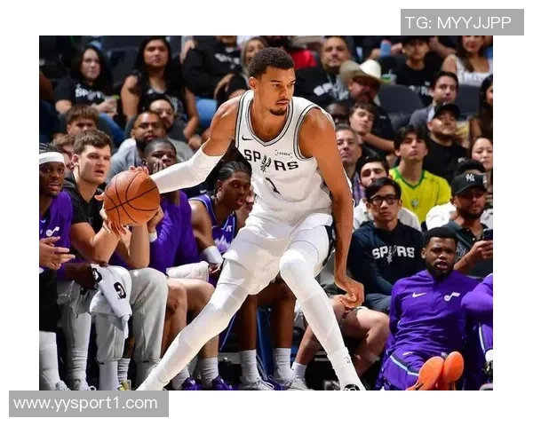 追梦谈防守文班表现：马刺为他设计多样掩护我仿佛在追逐库里的脚步