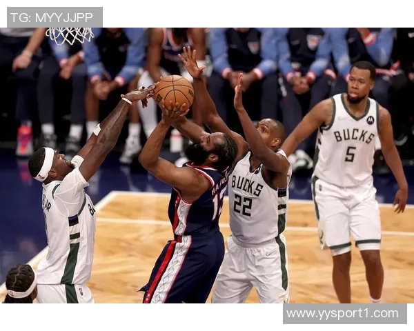 字母哥猛如虎仅用26分钟砍下37分14篮板5助攻展现统治力 字母哥猛如虎仅用26分钟砍下37分14篮板5助攻展现统治力